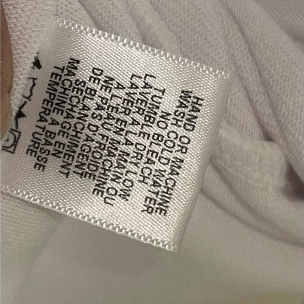 NWT Wildfox Women's White/Red Giftwrap
Bow Scoop Neck Holiday Sweater - Picture 7 of 8